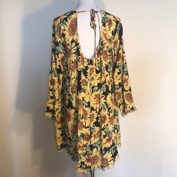 Urban Outfitters Dresses & Skirts - VTG Sunflower Mini Festival Dress M